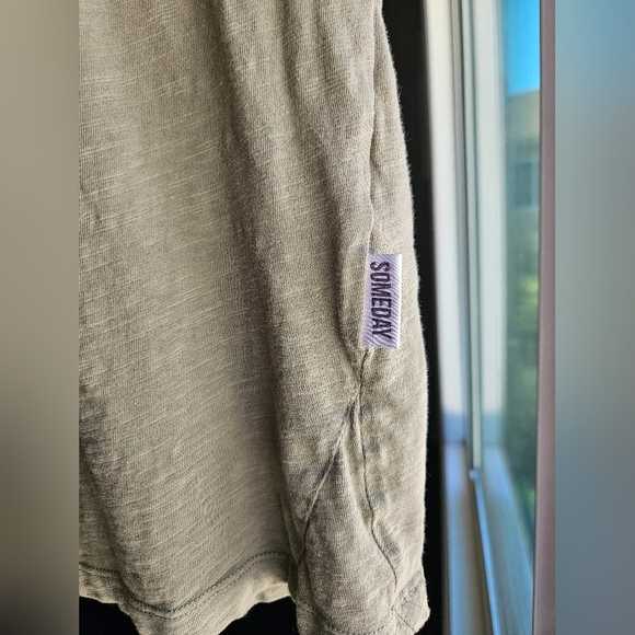 SOMETIME SOON KIDS FACE TEE /SZ 6 - Picture 5 of 7